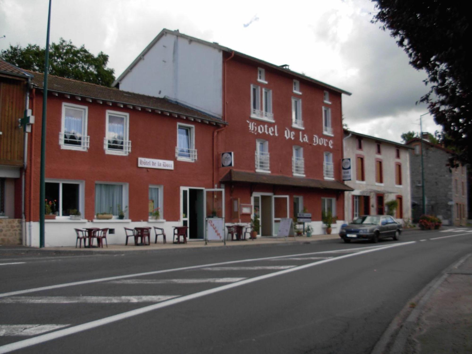 Logis Hotel Restaurant De La Dore Vertolaye Exterior photo